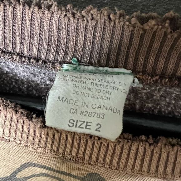 VTG Made In Canada Crewneck Size 2 - Picture 4 of 5